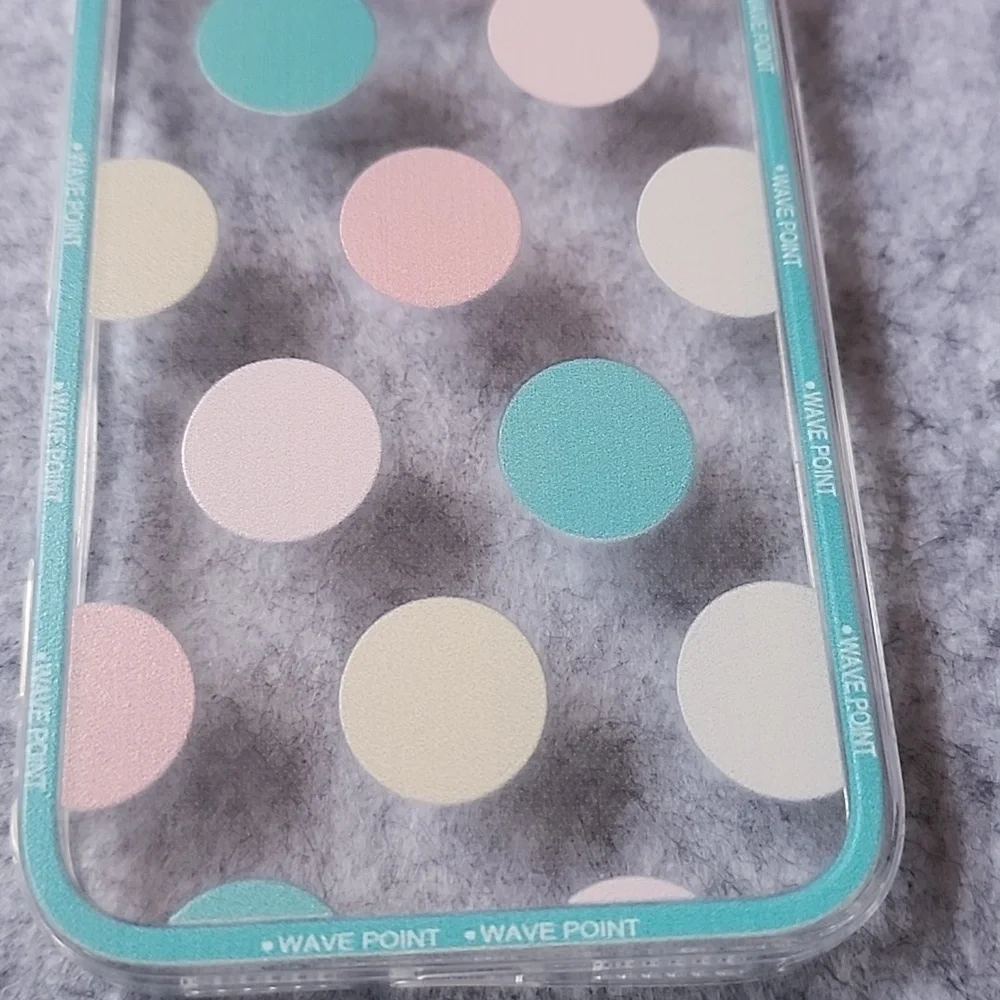 Brand new Apple IPhone 17 Pro Max Polka Dots Silicone Phone case